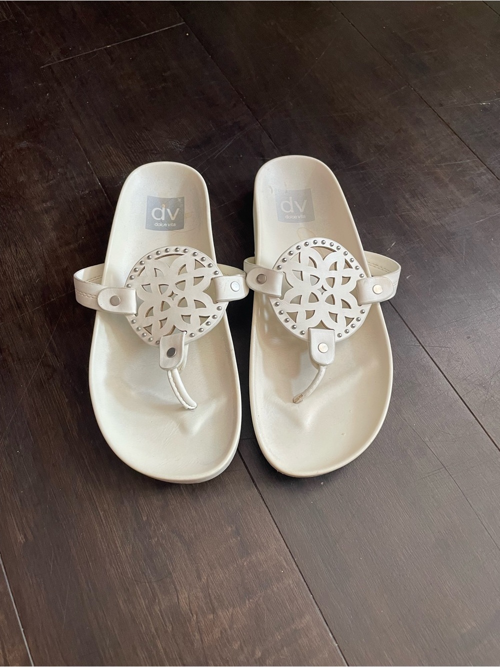 Dolche Vita Cream Laser-Cut Medallion Thong Sandals